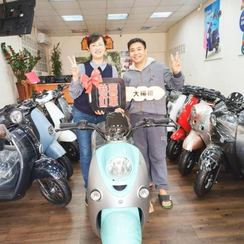 感謝拉揚由同鄉朋友陪同蒞店選購美家園JY-166S(薄荷綠)-微型電動二輪車配--16AH鋰電池!