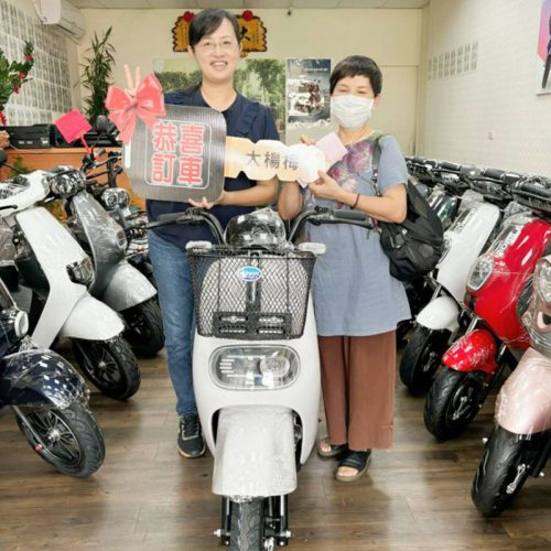 感謝陳小姐蒞店選購美家園JY-158L(太空灰色)微型電動二輪車，配16AH鋰電池!